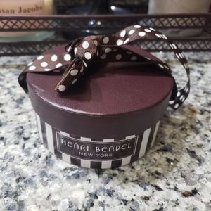 Henri bendel Mini hat box